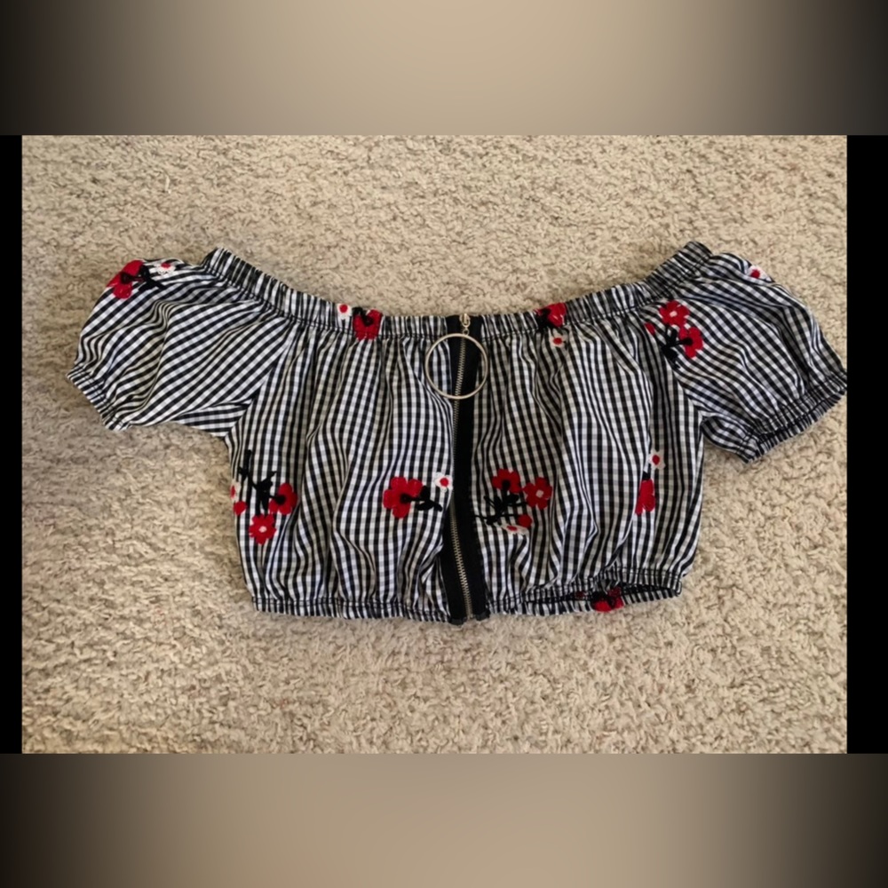 FN Top - Picture 2 of 3